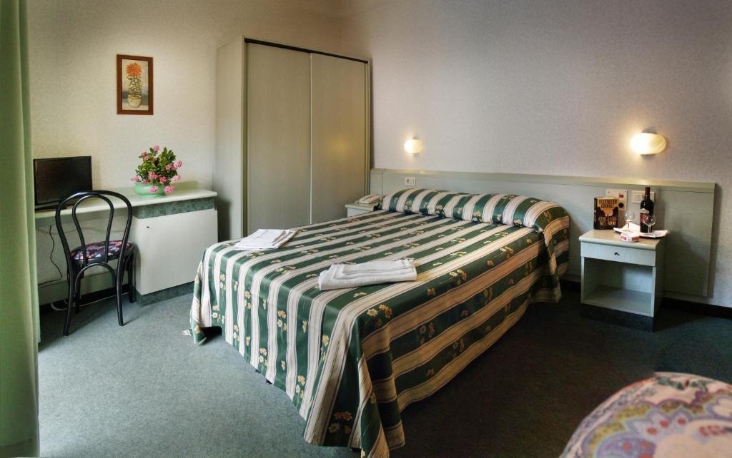 Hotel Aurora Castiglione della Pescaia Szoba fotó